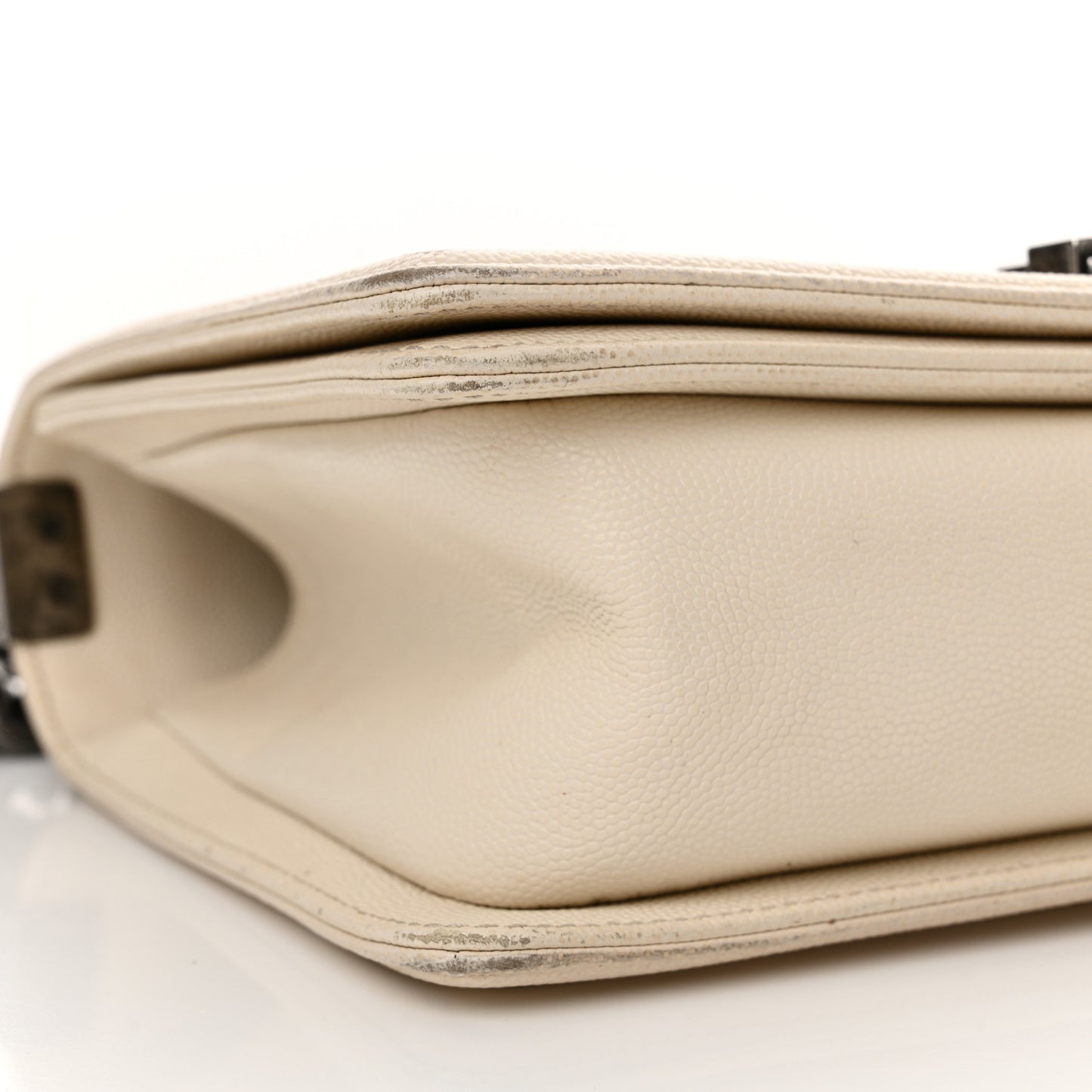 Caviar Quilted Medium Boy Flap Ivory