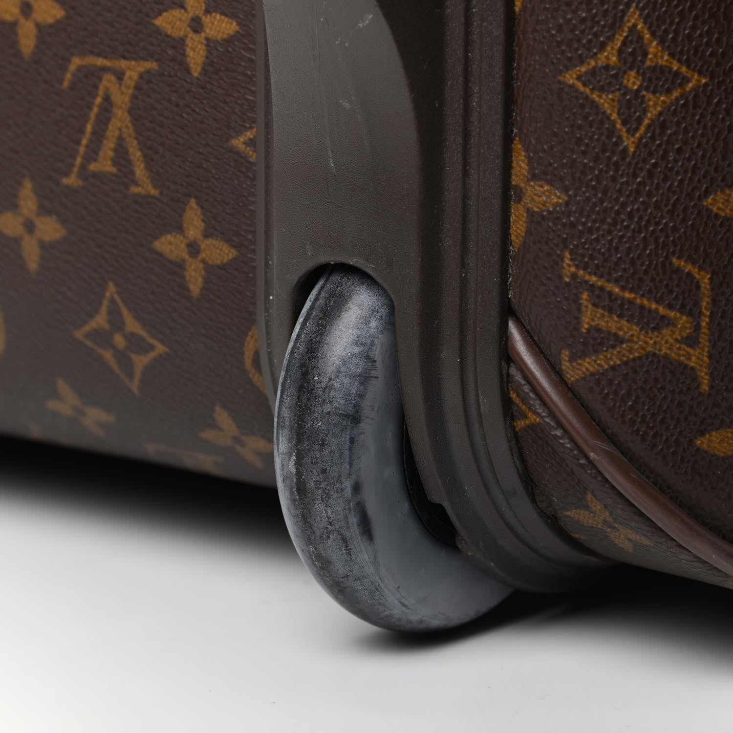 Louis Vuitton Monogram Pegase 45 12 of 14