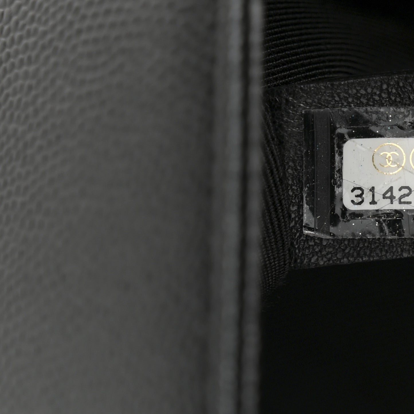 Caviar Quilted Medium Boy Flap Black