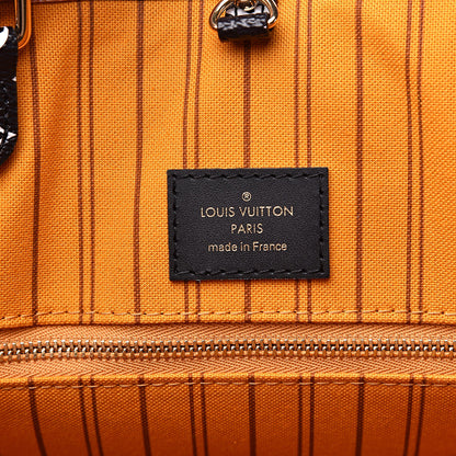 Louis Vuitton Monogram Giant Jungle Onthego GM Black 6 of 11