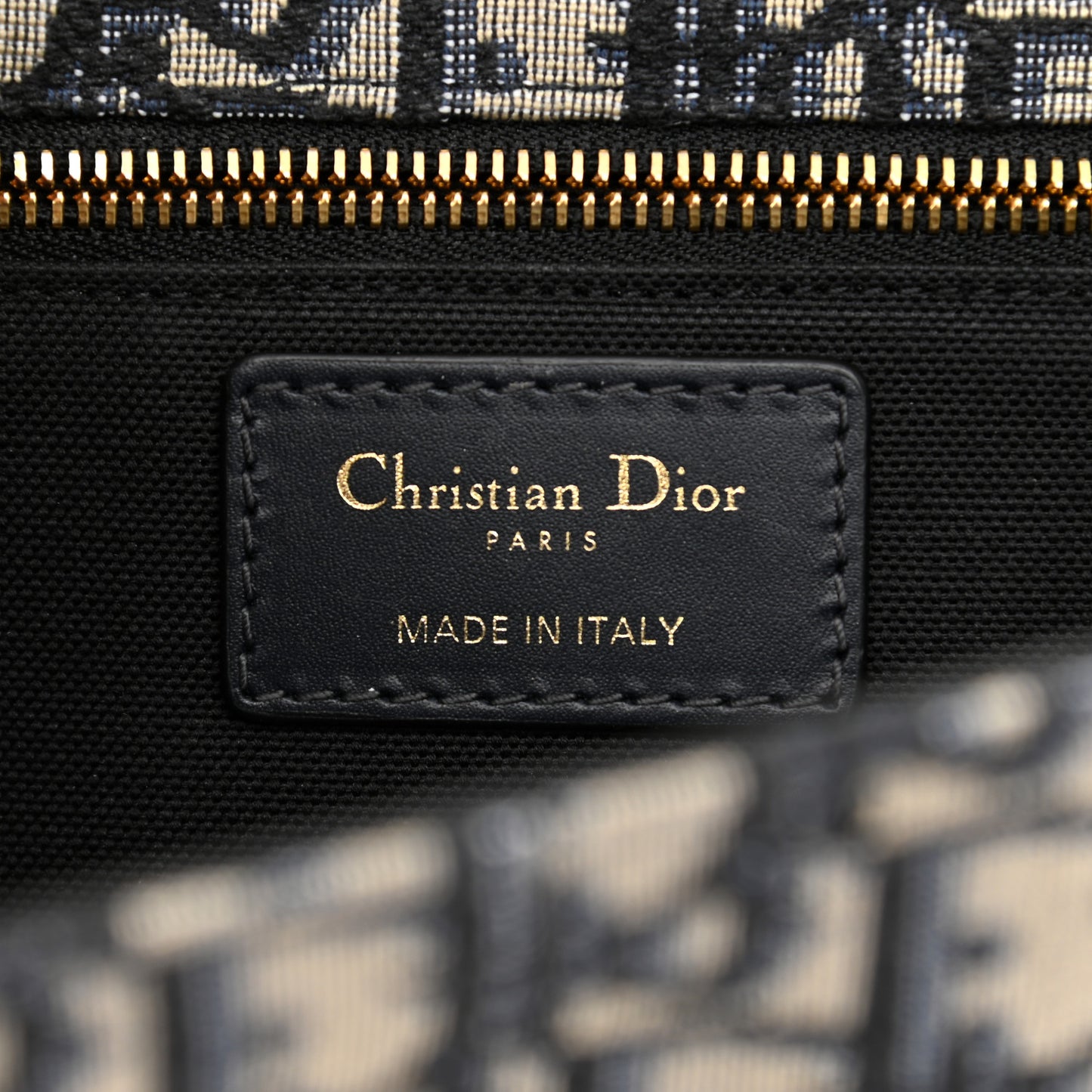 Oblique 30 Montaigne Chain Flap Bag Blue