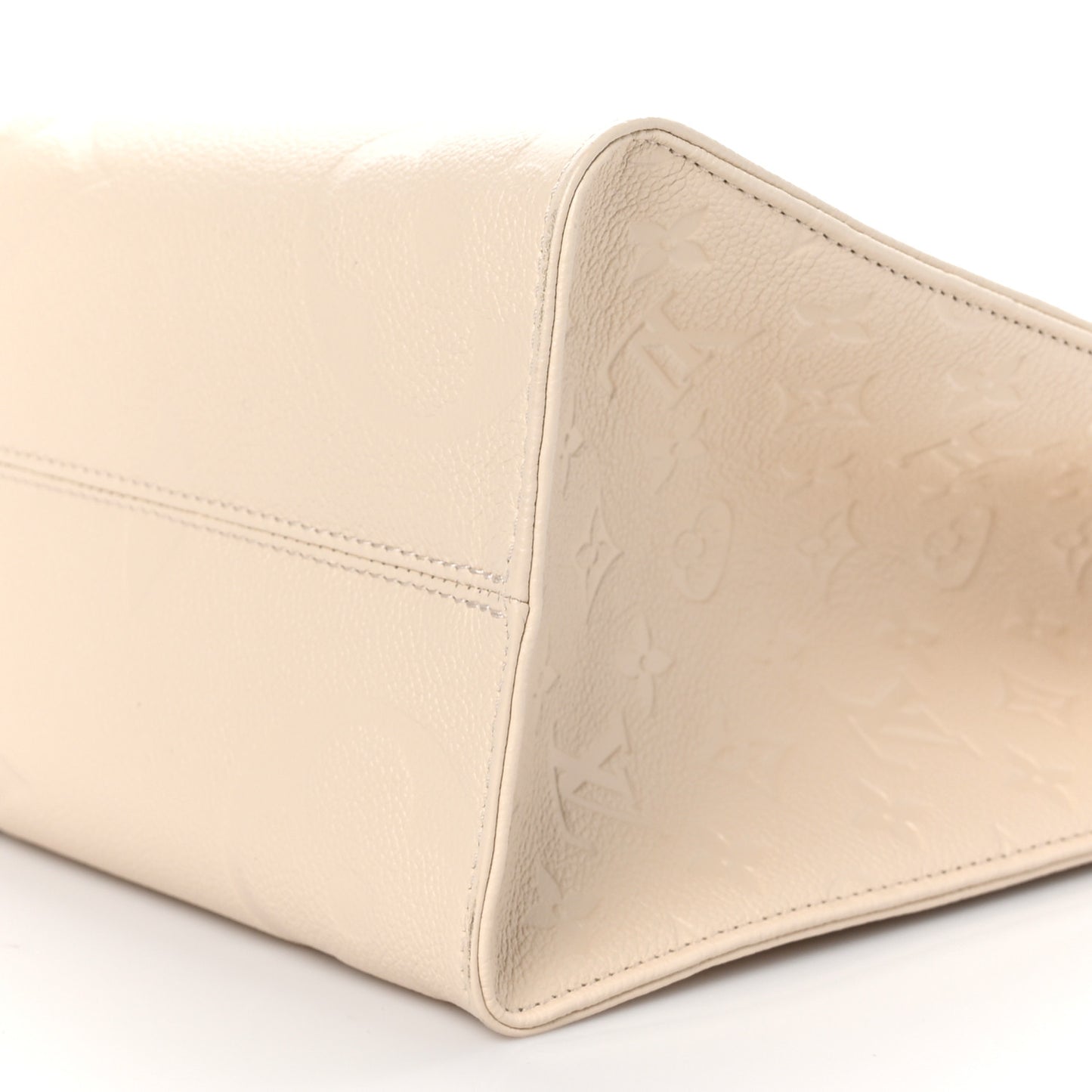 Empreinte Monogram Giant Onthego MM Creme