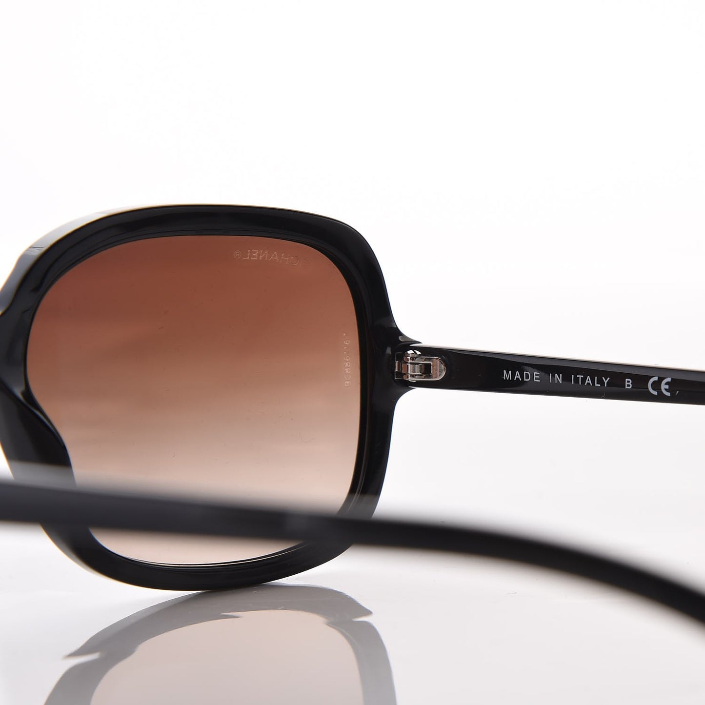 CC Sunglasses 5319 Black White