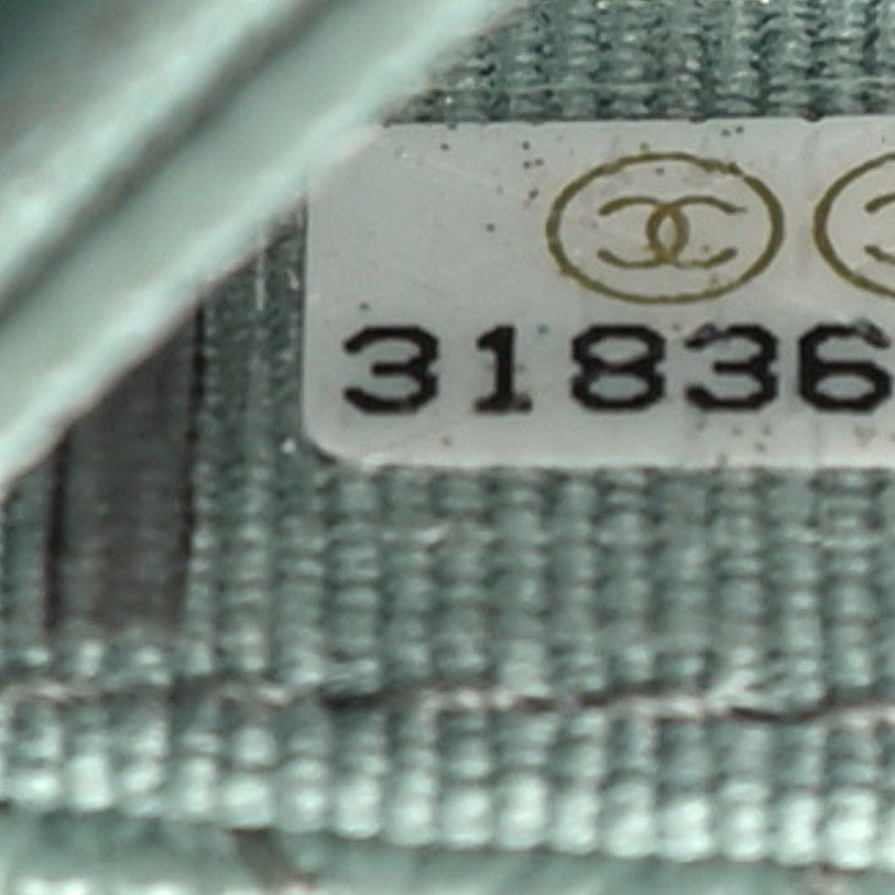 Caviar Quilted Flap Card Holder Wallet Green