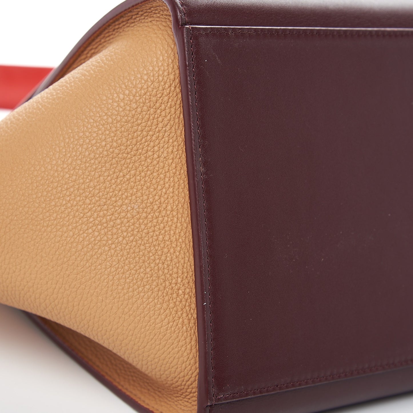 Satin Baby Grained Calfskin Small Trapeze Carmin