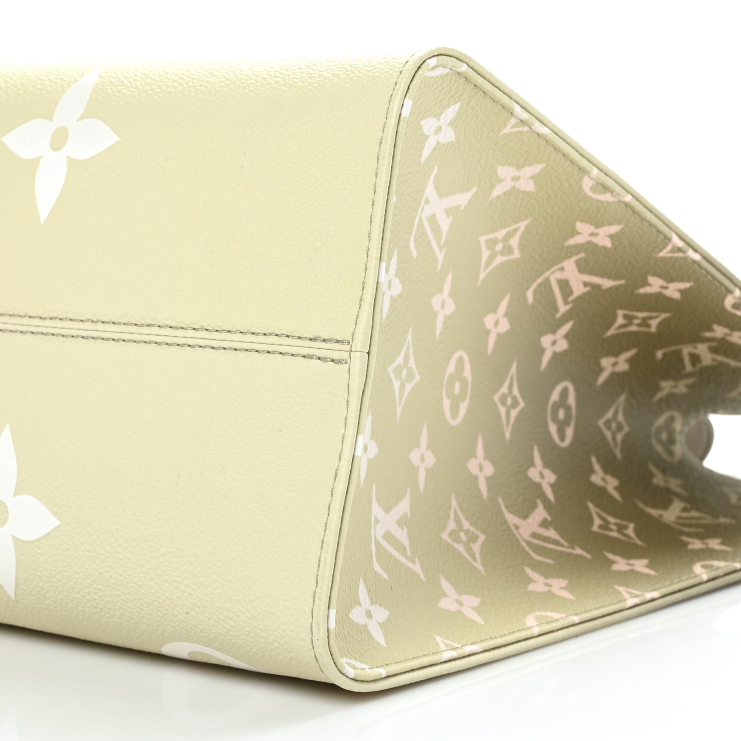 Monogram Giant Spring In The City OnTheGo MM Sunset Kaki