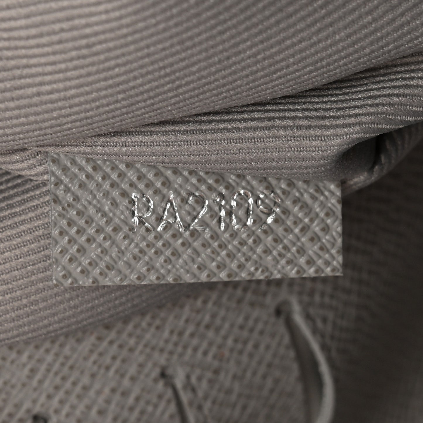 Monogram Logo Story GM Pochette Grey