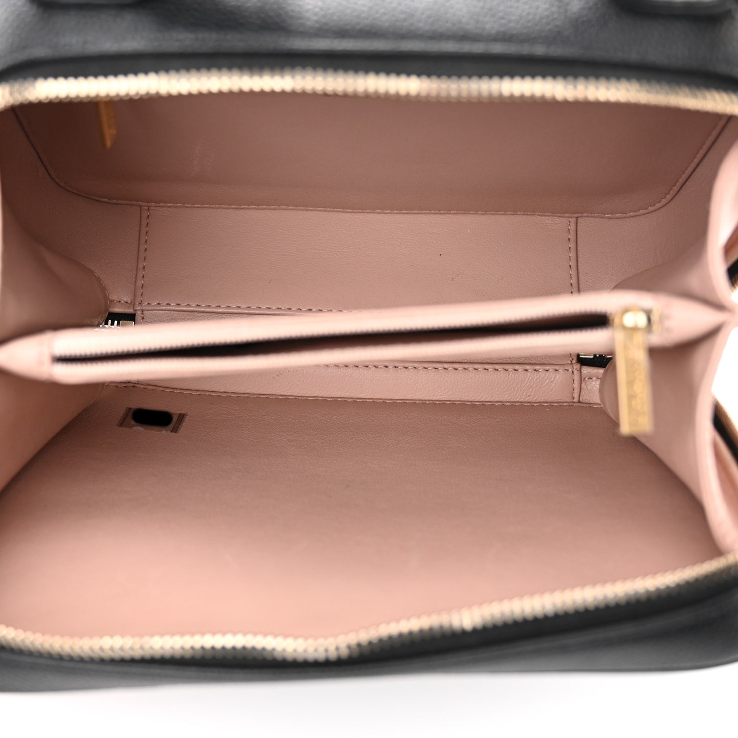 Caviar Quilted Medium CC Filigree Vanity Case Black