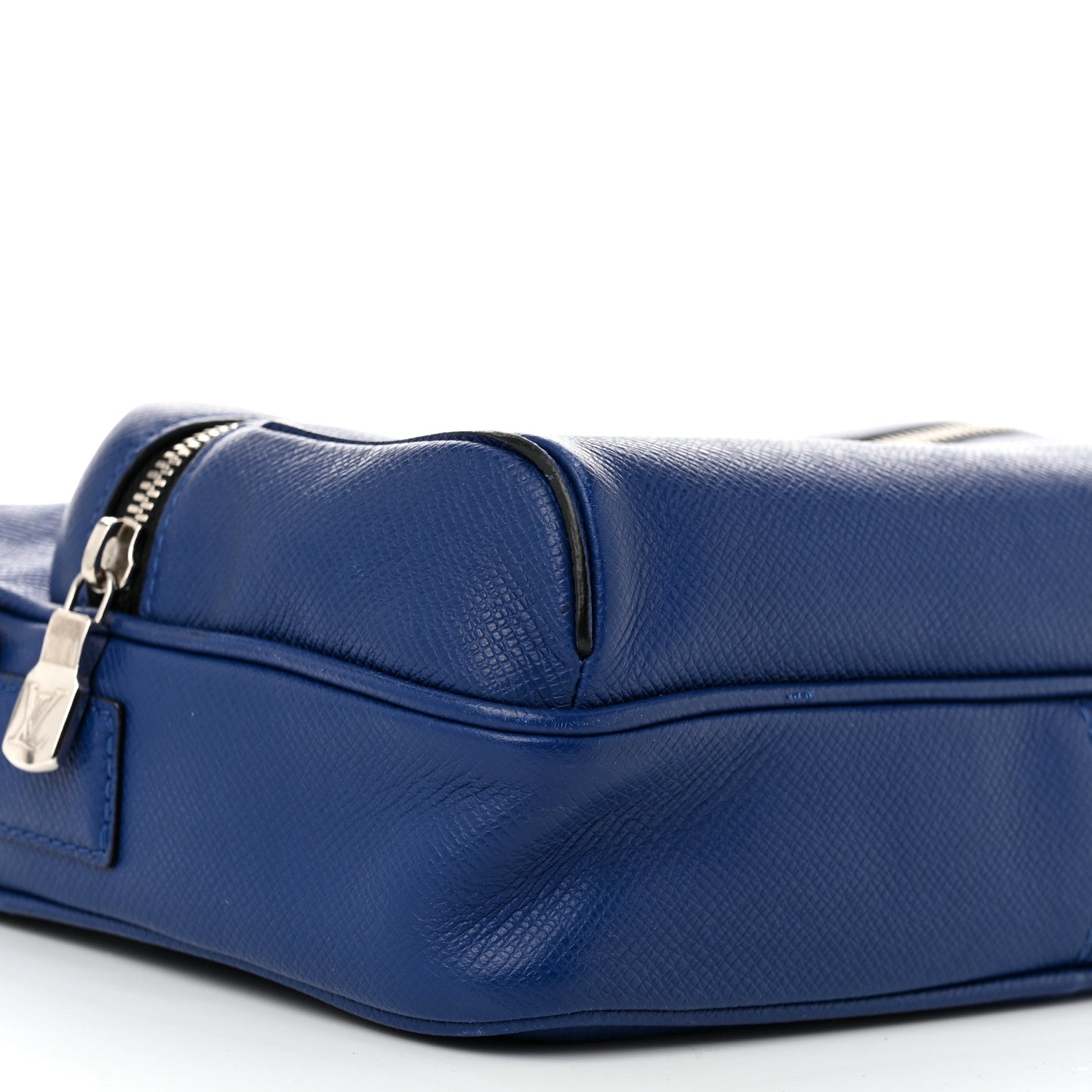 Louis Vuitton Taiga Outdoor Messenger Cobalt 9 of 10