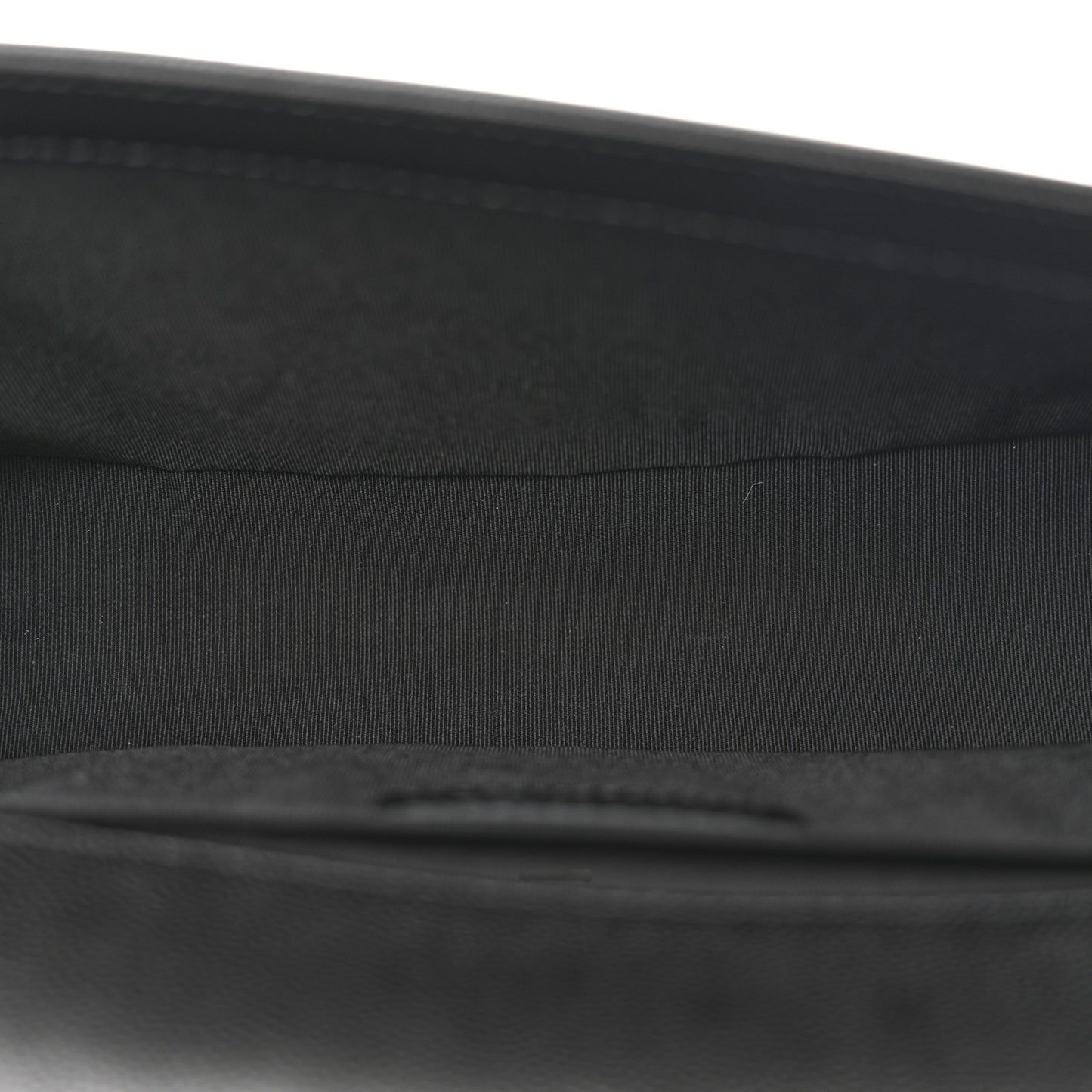 Caviar Quilted Medium Boy Flap Black