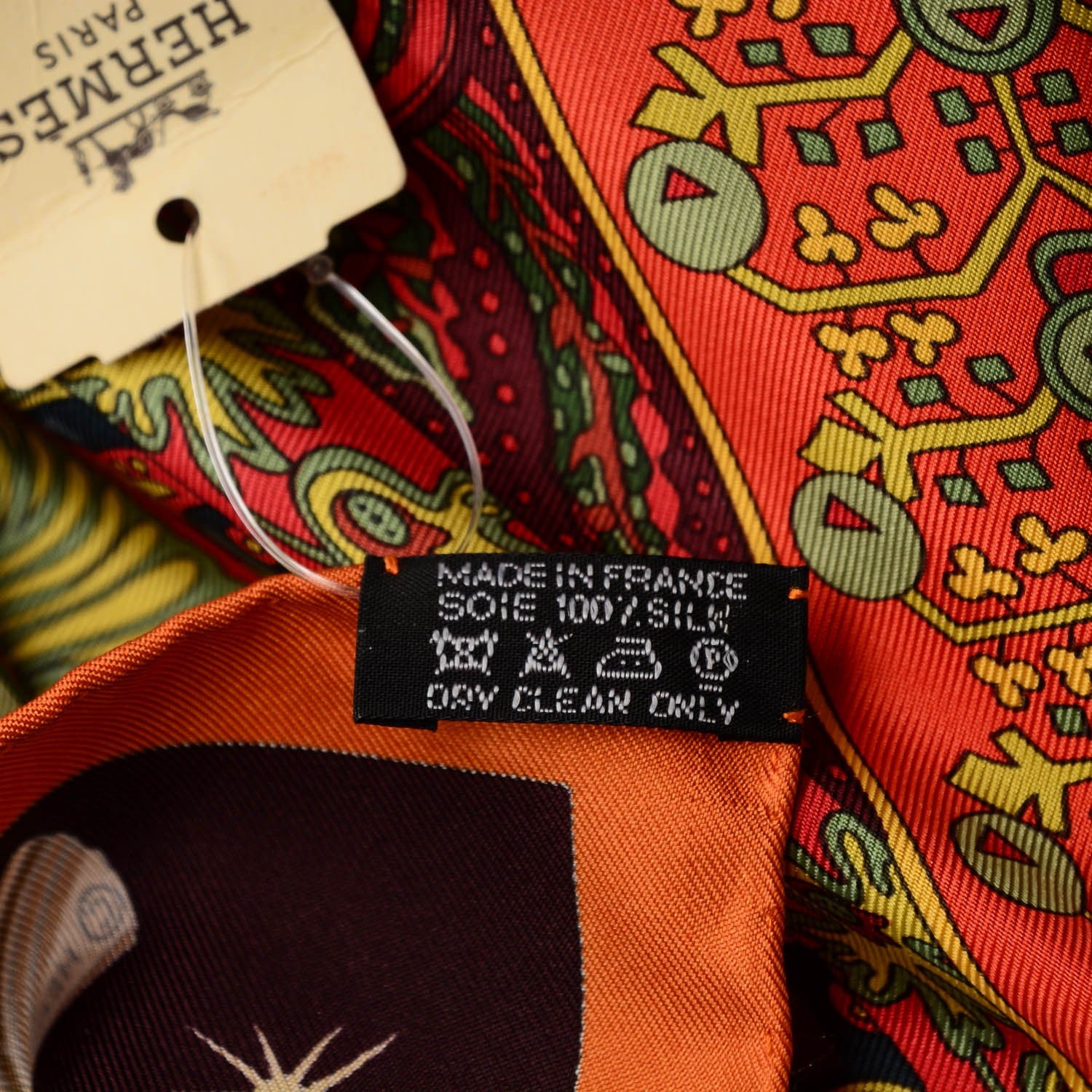 Hermes Silk Sur Un Tapis Volant Scarf 90 Rouille Aubergin Vert 6 of 6