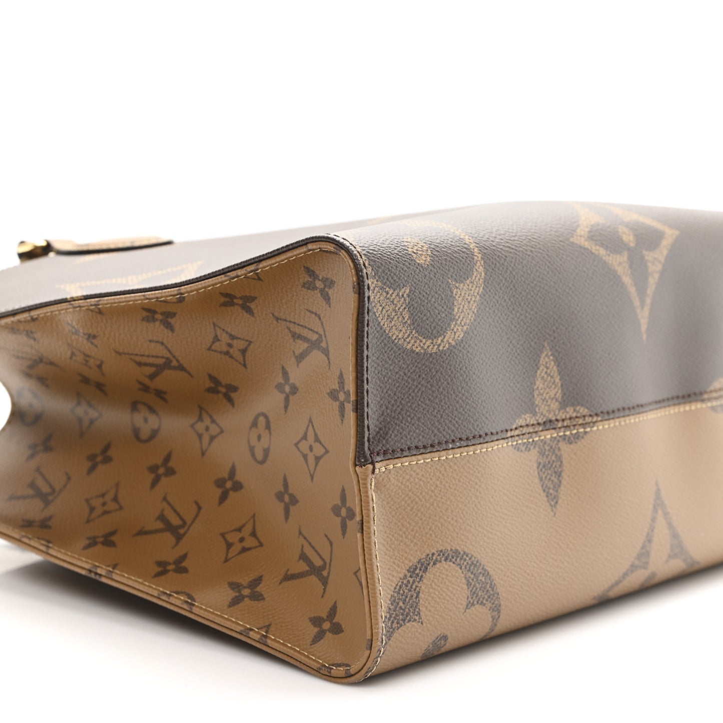 Reverse Monogram Giant Onthego MM