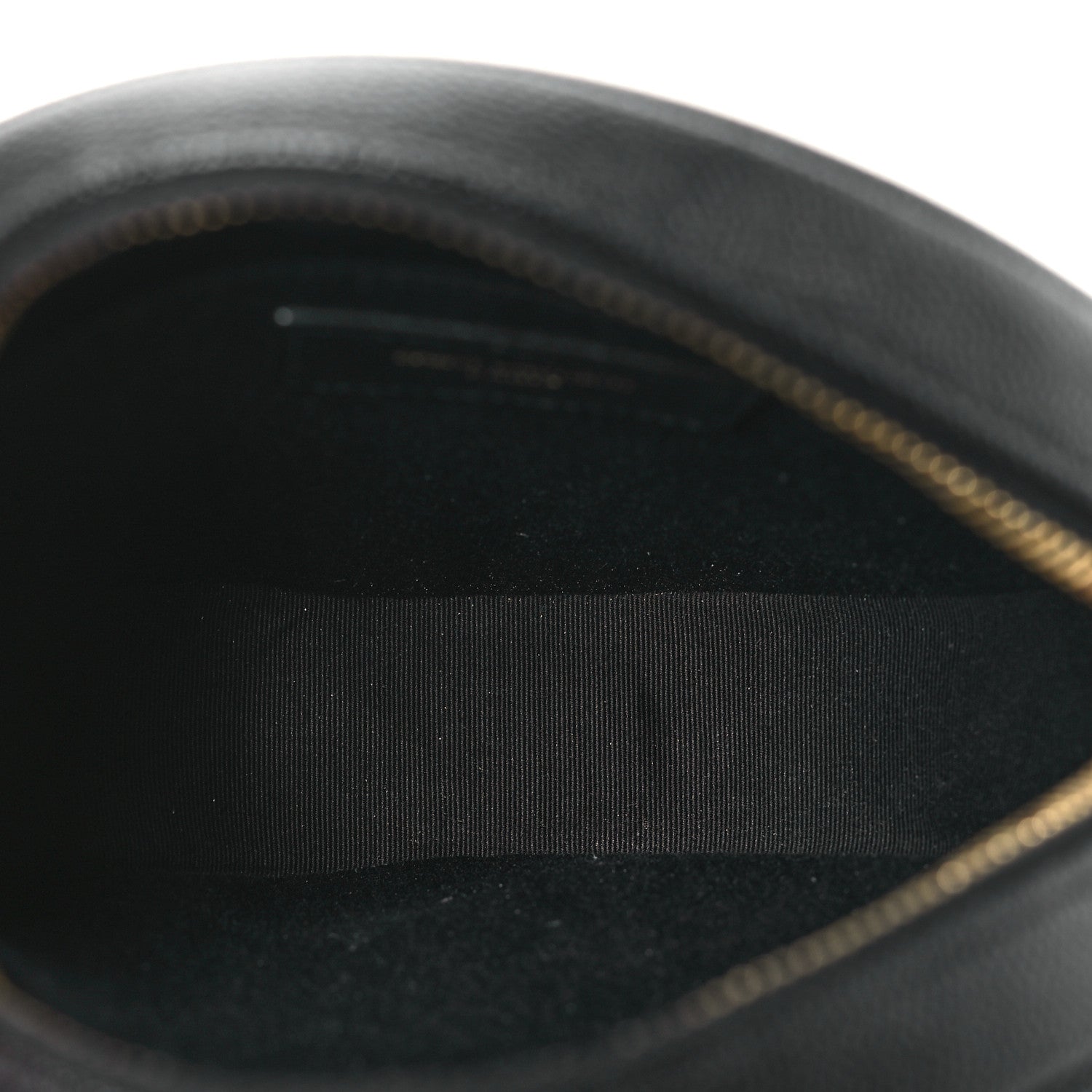 Saint Laurent Grain De Poudre Matelasse Chevron Quilted Round Vinyle Camera Bag Black 5 of 11
