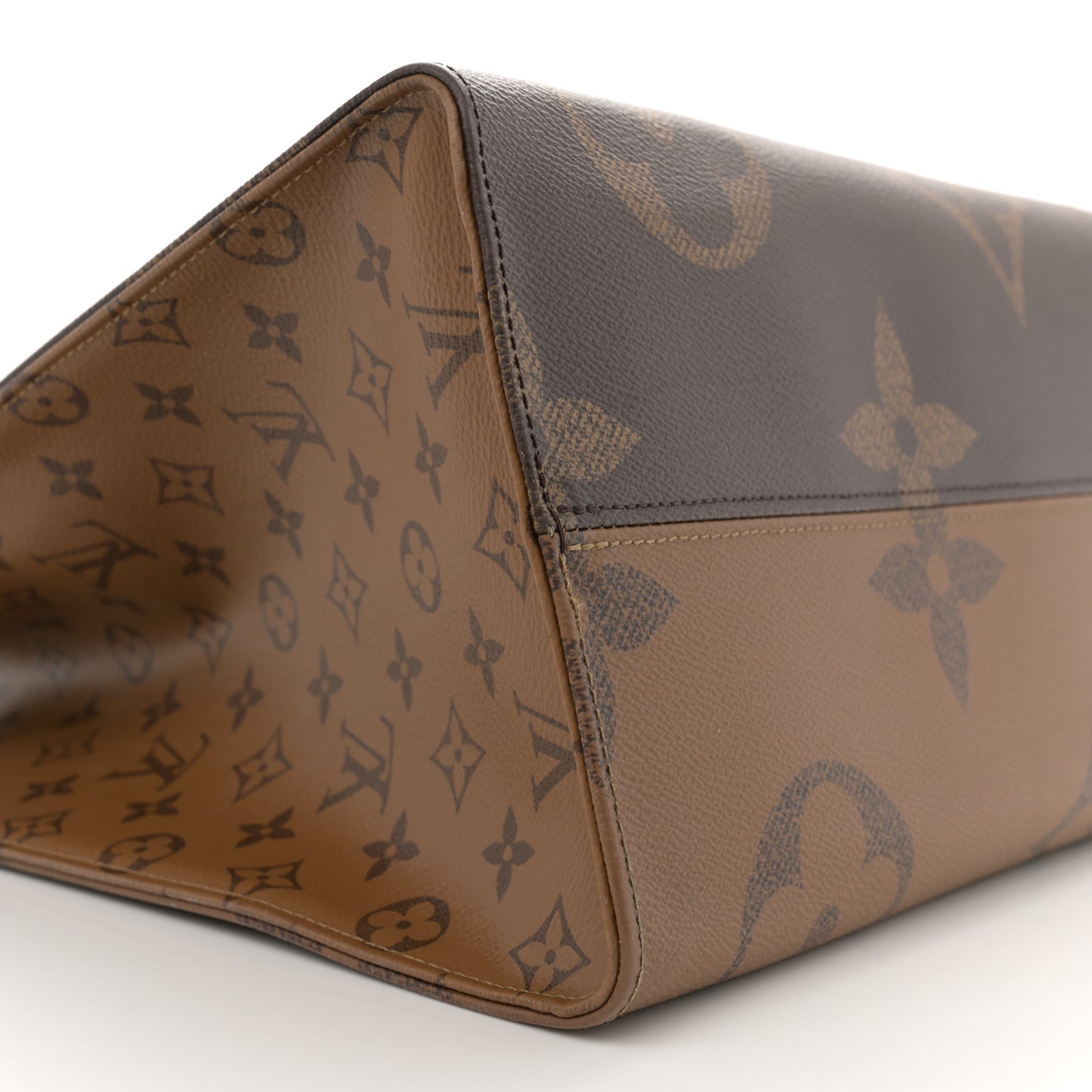 Reverse Monogram Giant Onthego GM