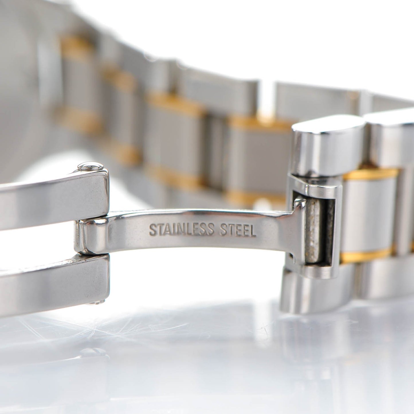 Stainless Steel 18K Yellow Gold 28mm Must De 21 Quartz Watch