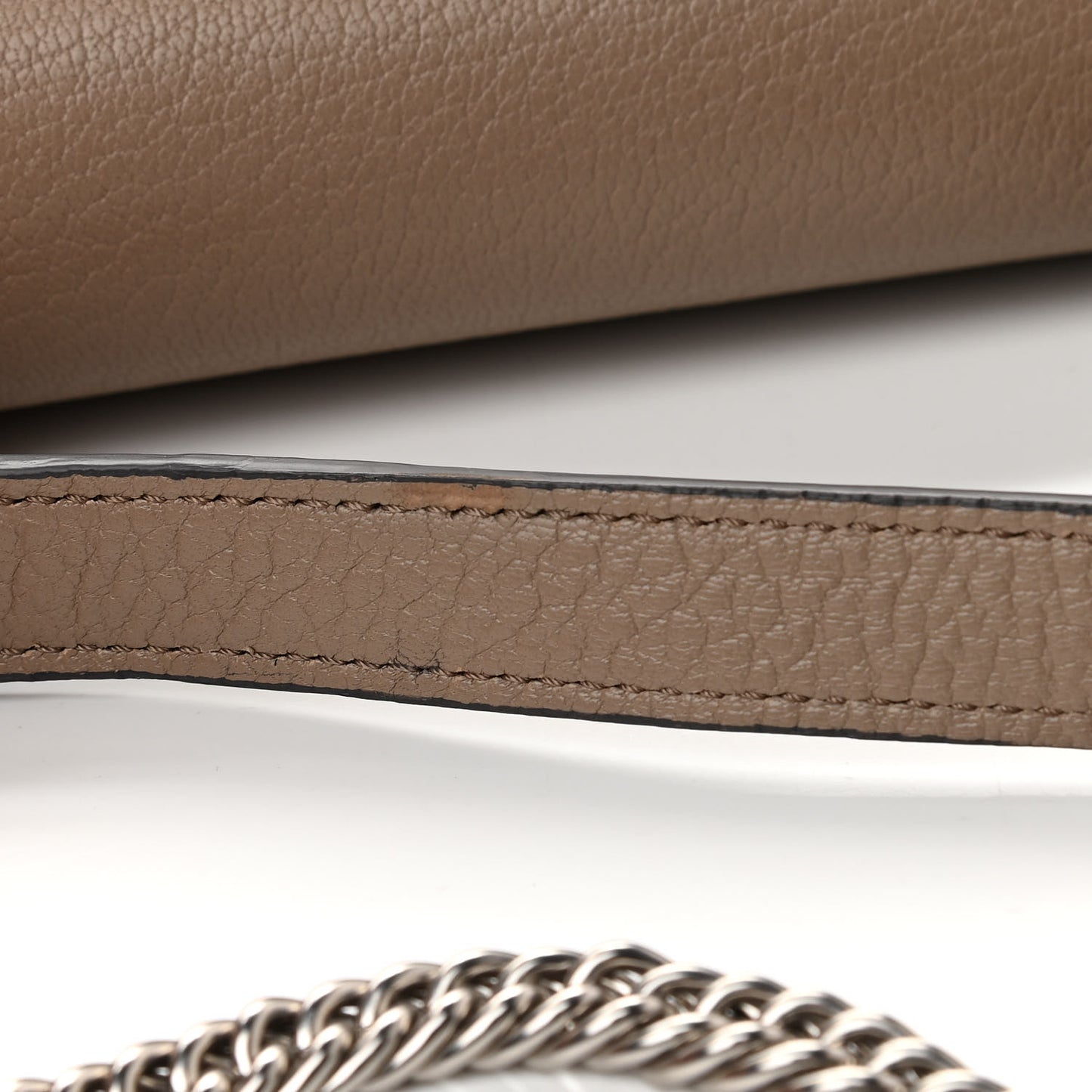 Sugar Goatskin Medium GV3 Shoulder Bag Linen