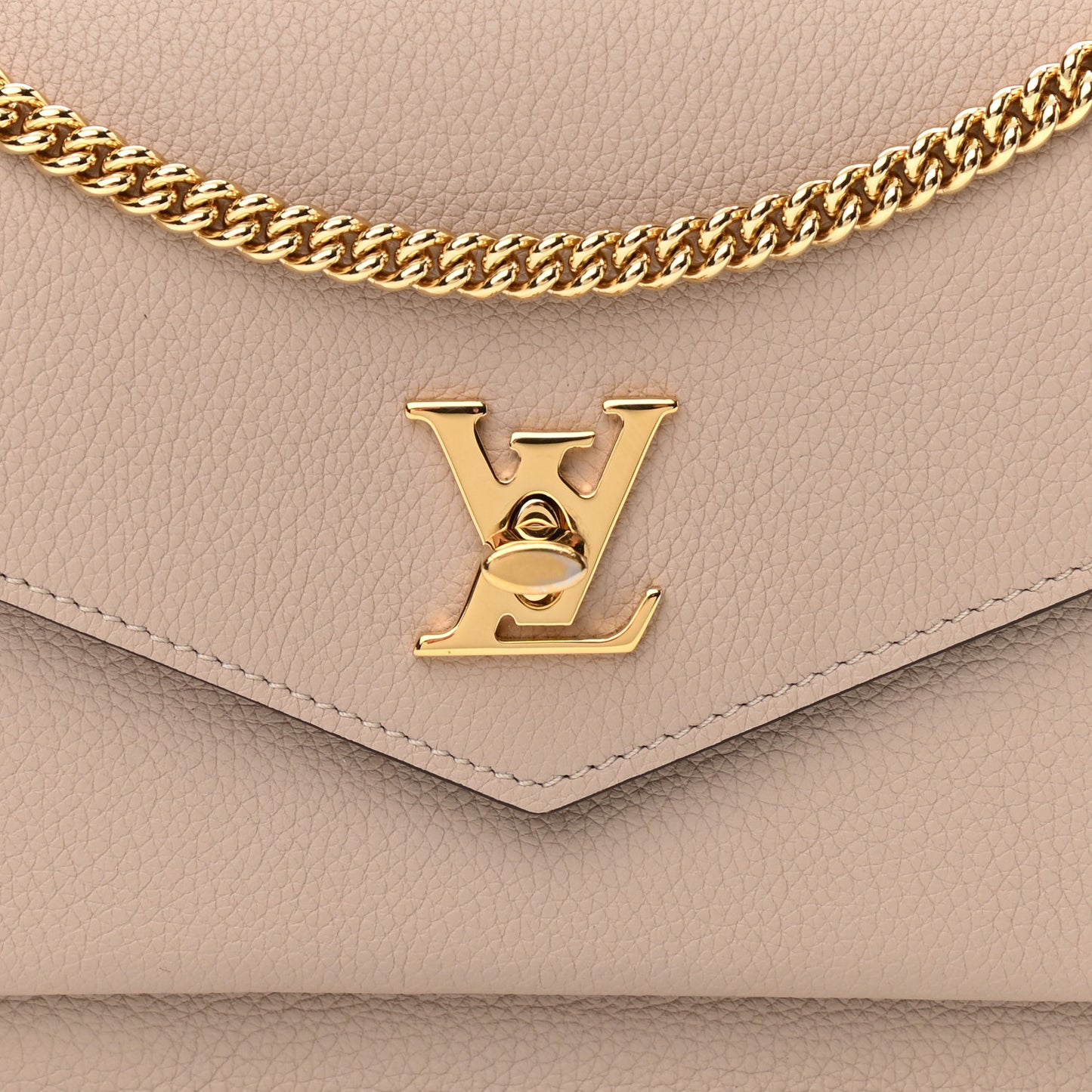 Soft Calfskin My Lockme Chain Pochette Greige