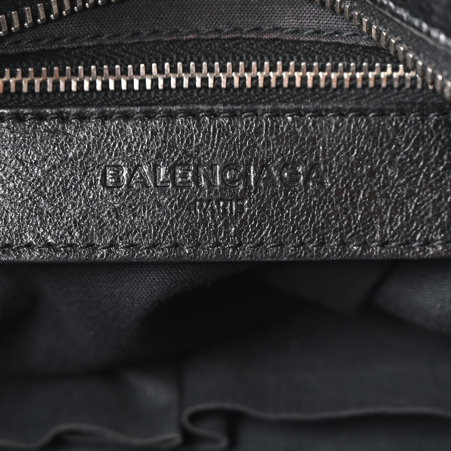 Agneau Giant 12 Silver Hardware City Black