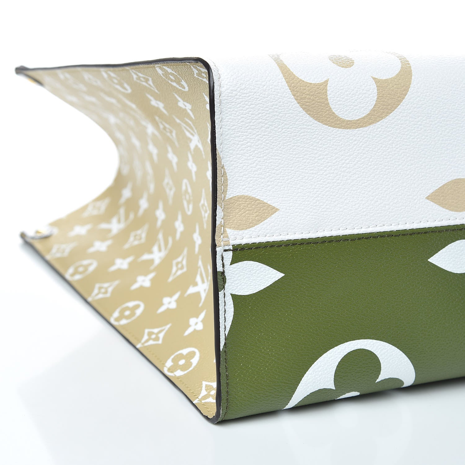 Louis Vuitton Monogram Giant Onthego GM Kaki Beige 8 of 10