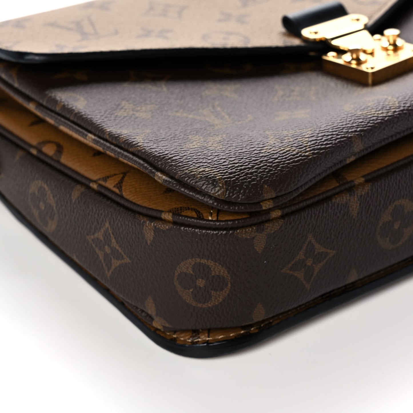 Reverse Monogram Pochette Metis