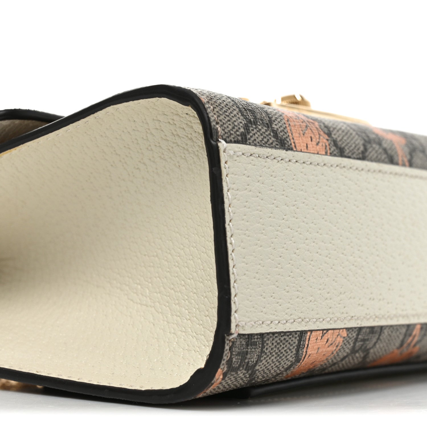 Gucci GG Supreme Monogram Berry Textured Dollar Calfskin Small
