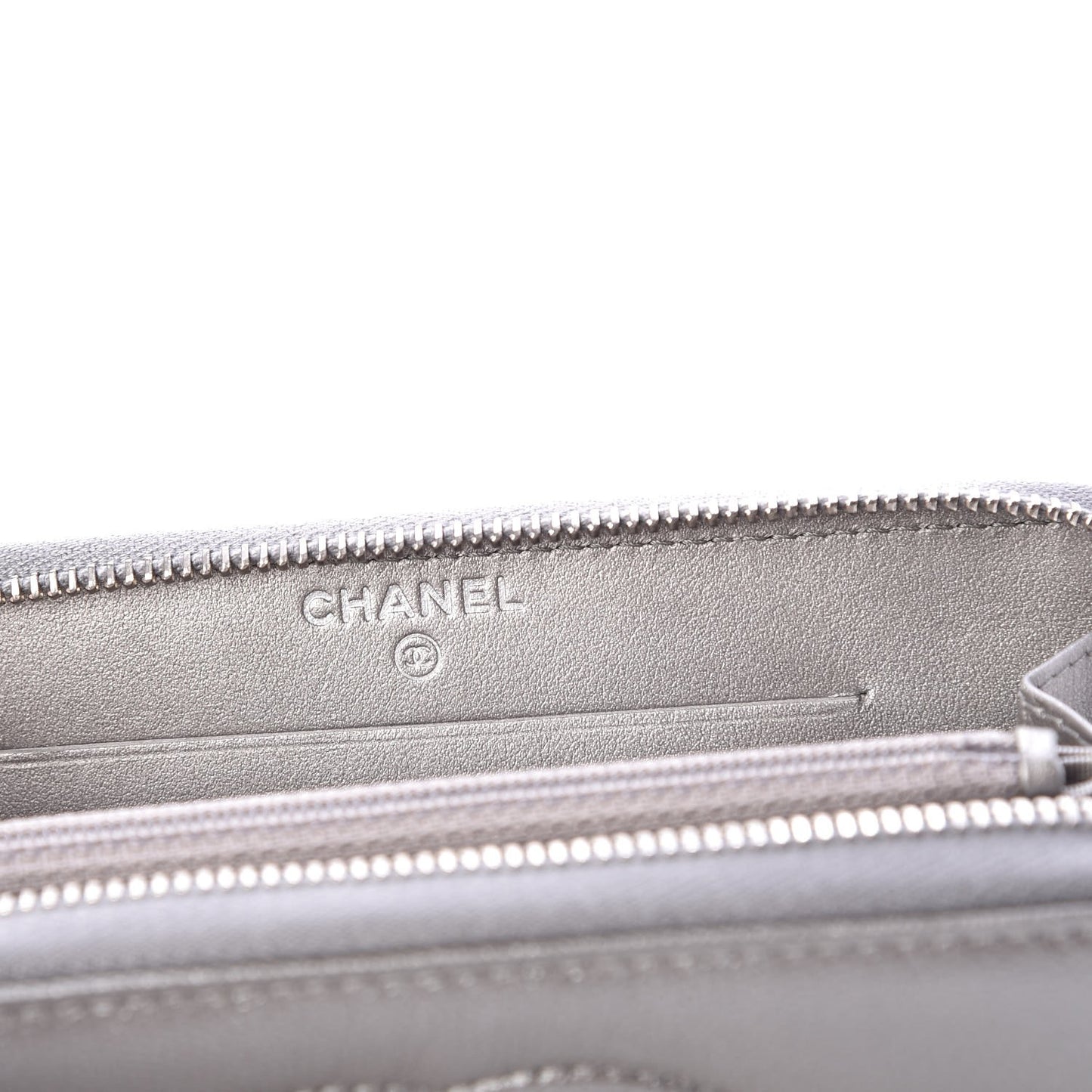 Metallic Caviar Quilted Medium Zip Around Wallet Silver
