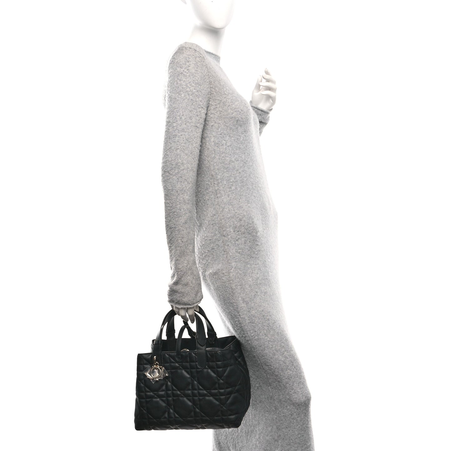 Calfskin Macrocannage Medium Toujours Black