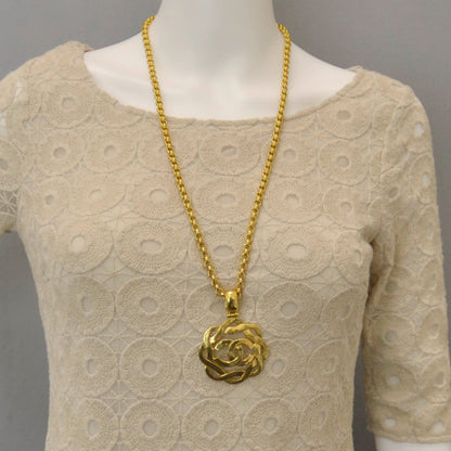 Chanel Hammered CC Necklace Gold 2 of 4