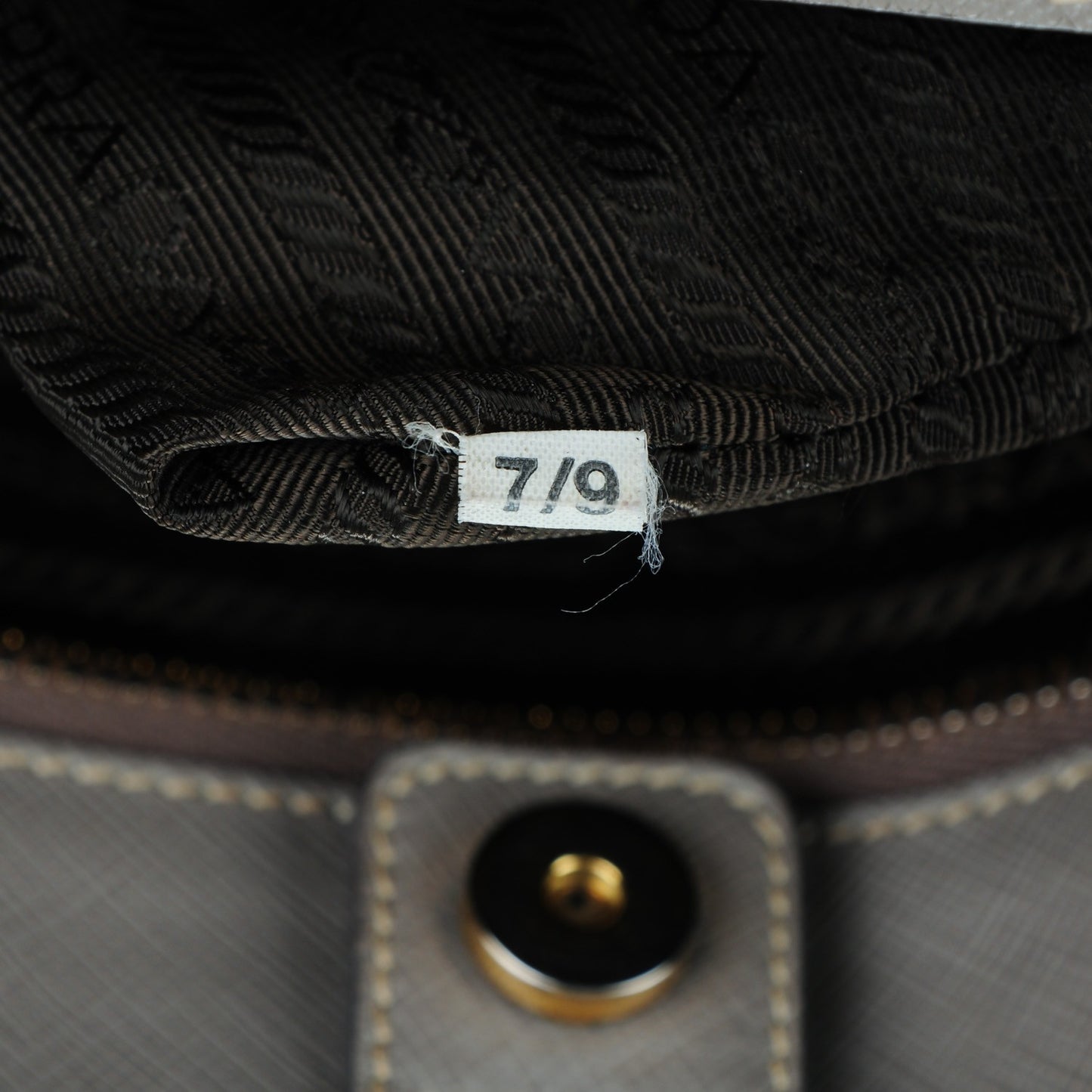 Saffiano Lux Large Tote Pomice