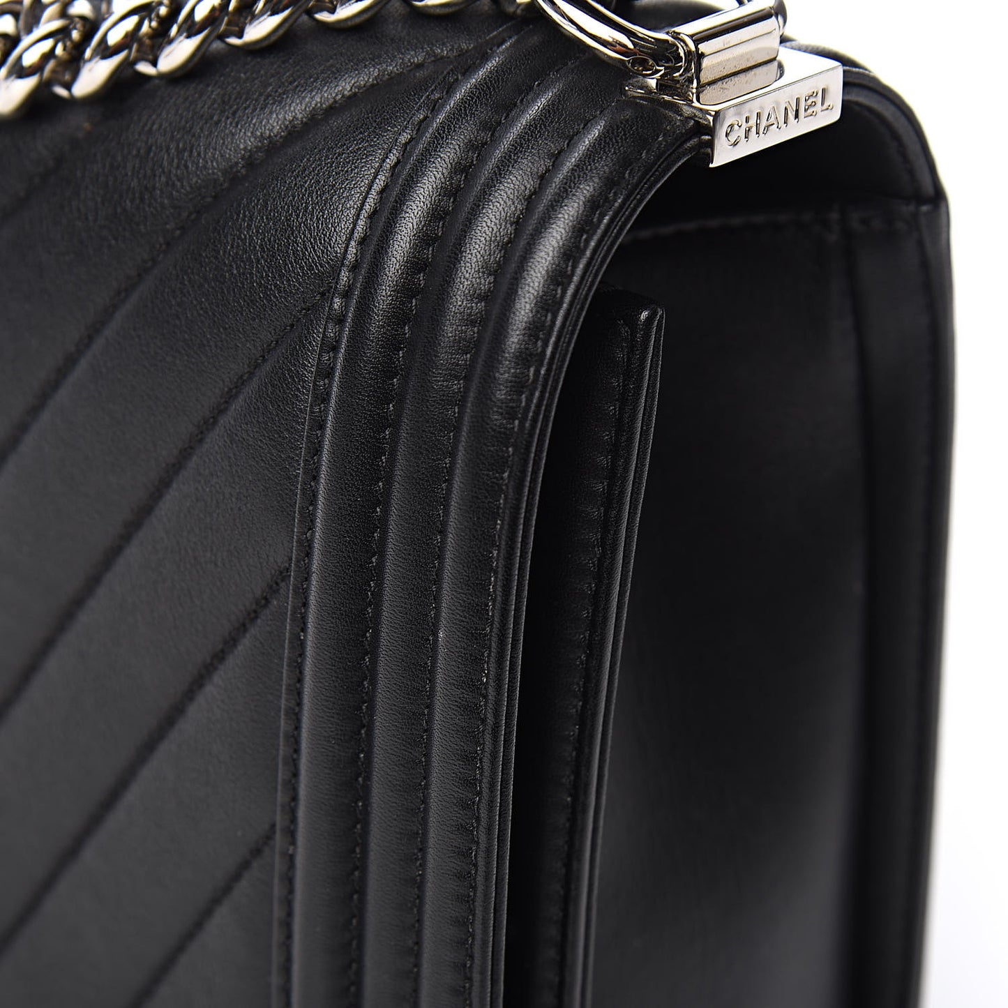 Calfskin Chevron Quilted New Medium Boy Flap Black