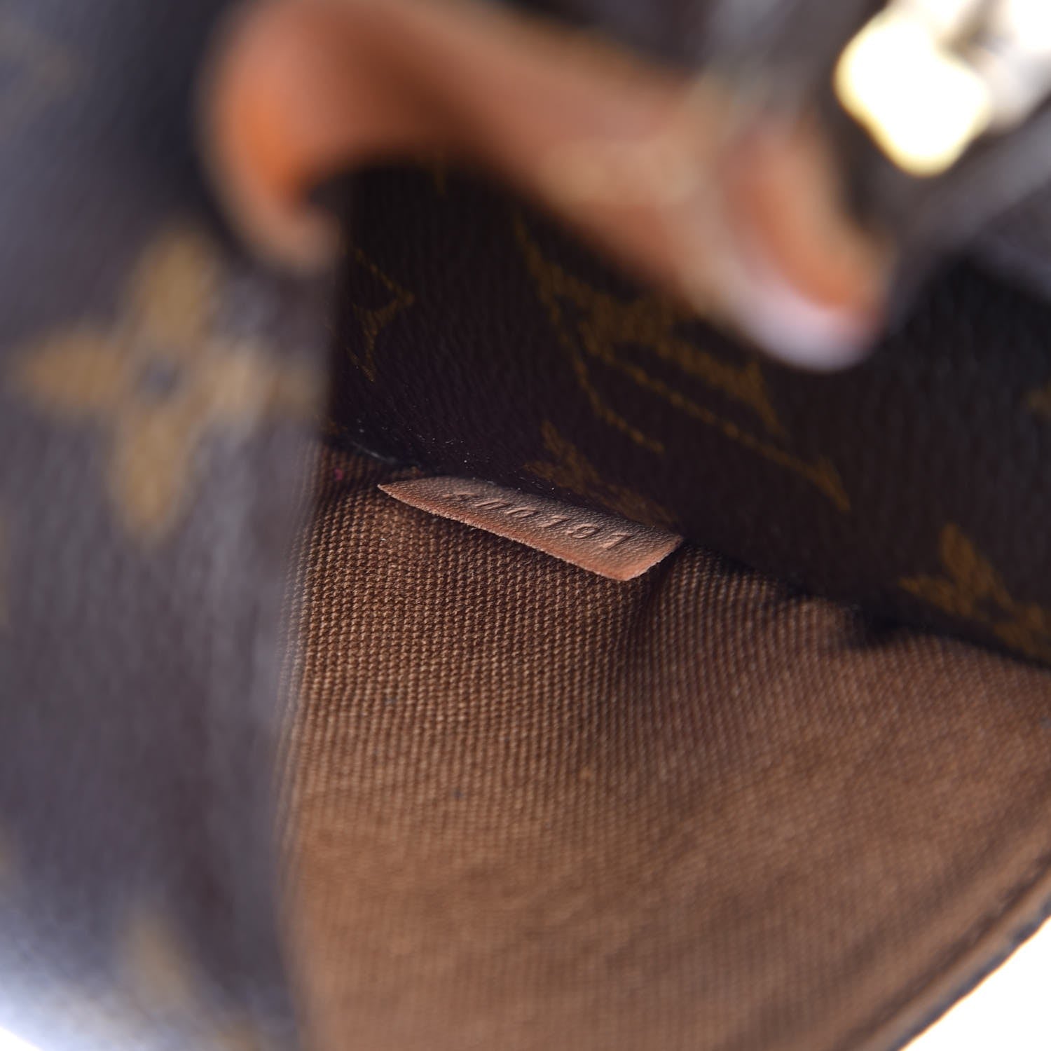 Louis Vuitton Monogram Totally MM 7 of 7