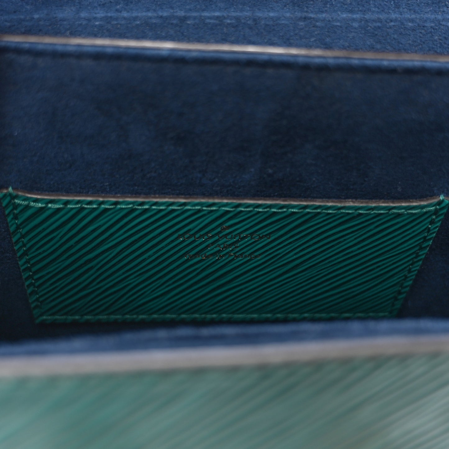 Epi Twist Shoulder Bag MM Emeraude Indigo
