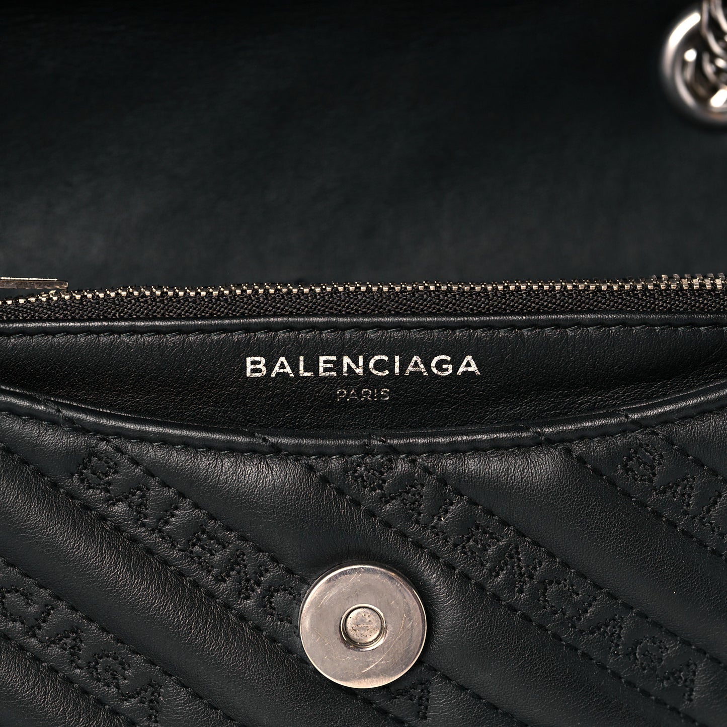 Calfskin Logo Matelasse S BB Round Shoulder Bag Black