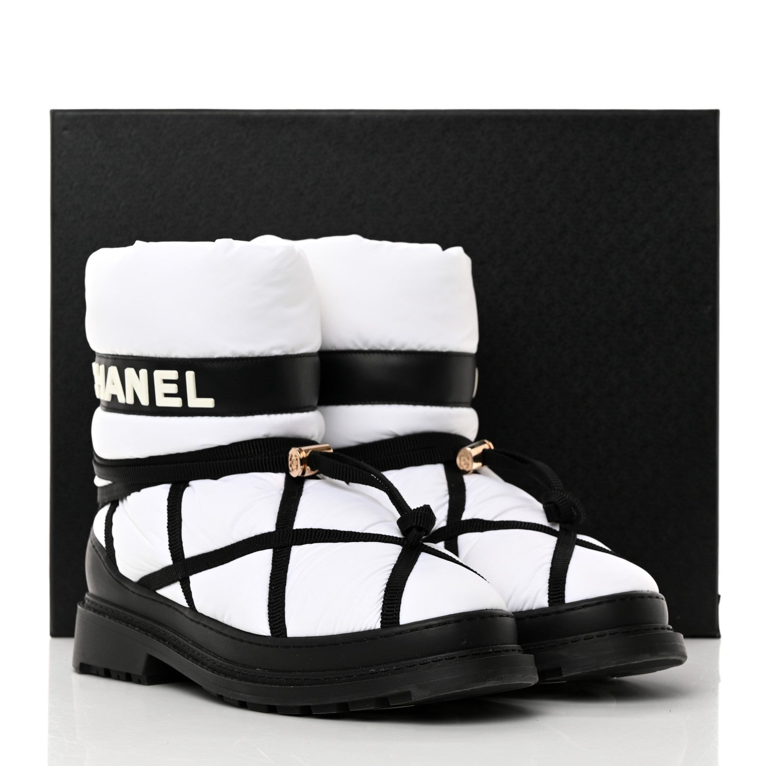 Chanel Calfskin Nylon Grosgrain CC Ankle Snow Boots 39 White Black 10 of 10