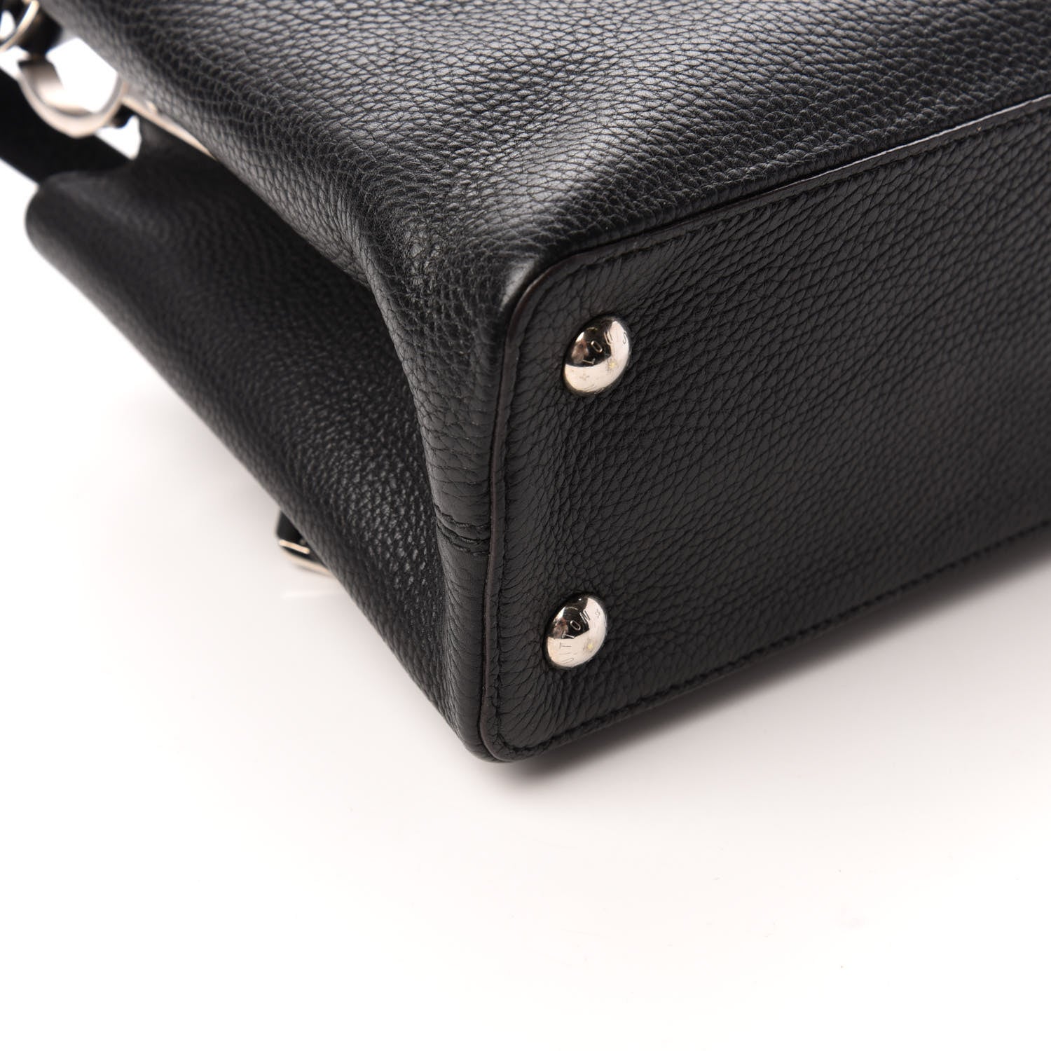 Louis Vuitton Taurillon Capucines PM Black 7 of 8