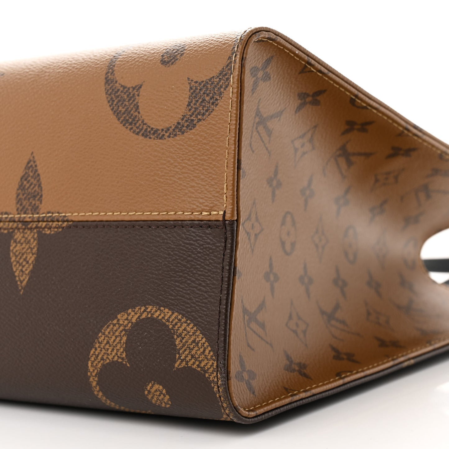 Reverse Monogram Giant Onthego MM