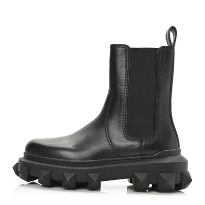 Valentino Garavani Calfskin Womens Trackstud Beatle Chelsea 45/55mm Ankle Boots 38 Black 1 of 7