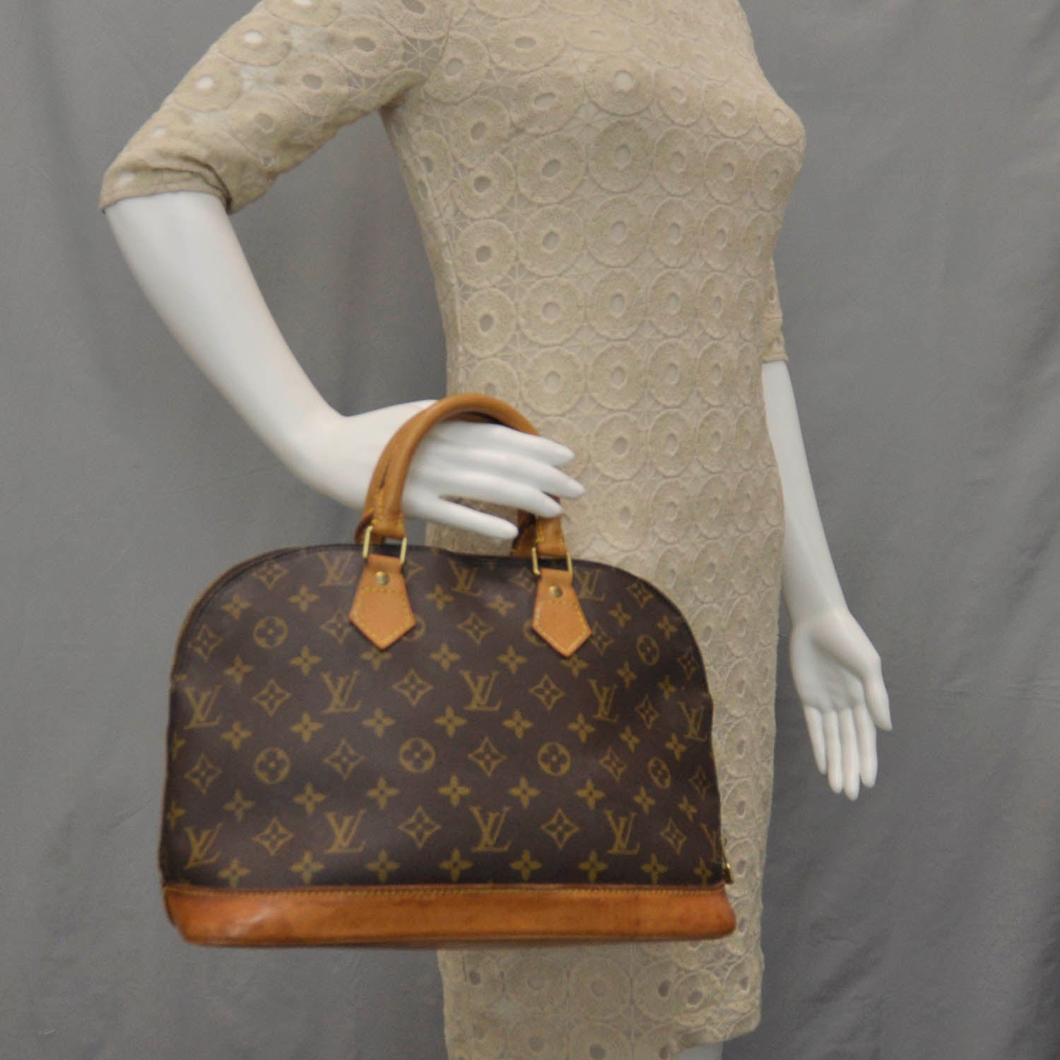 Louis Vuitton Monogram Alma PM 2 of 5