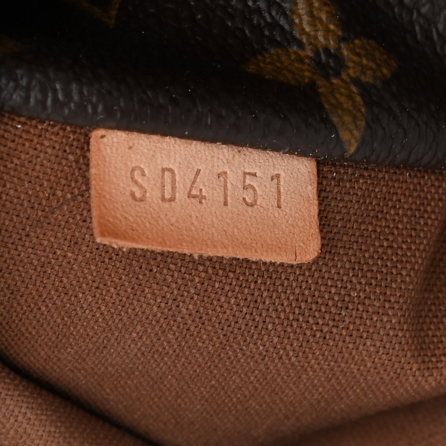 Louis Vuitton Monogram Totally MM 14 of 14