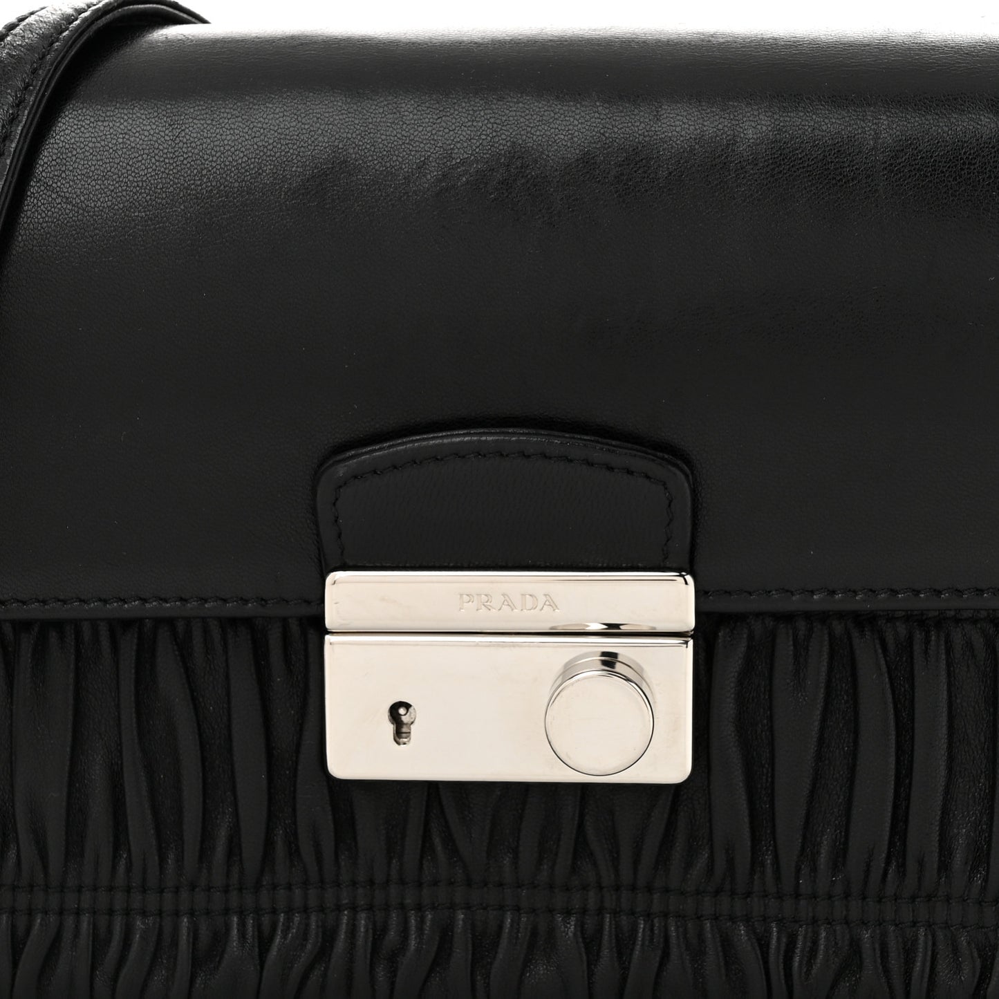 Nappa Gaufre Sound Chain Flap Shoulder Bag Black