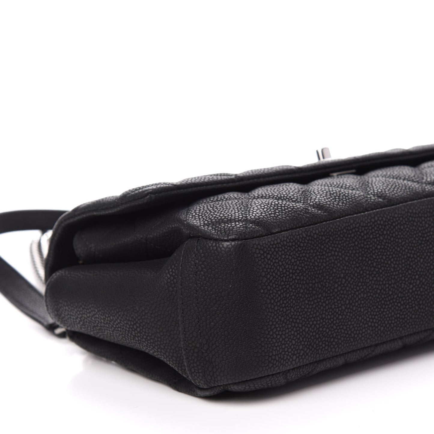 Iridescent Caviar Quilted Medium Lady Pearly Flap Black