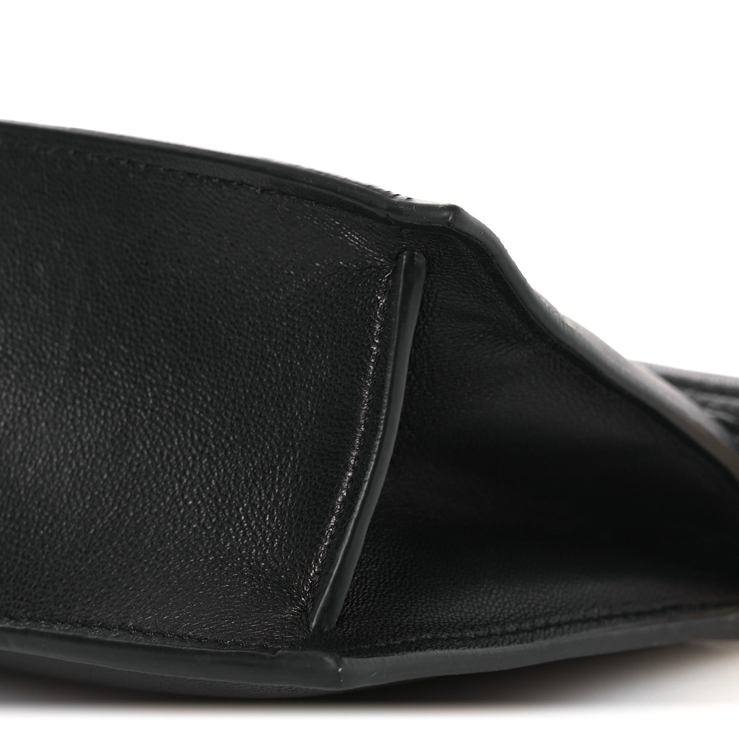 Smooth Calfskin La Pochette Rond Carre Black