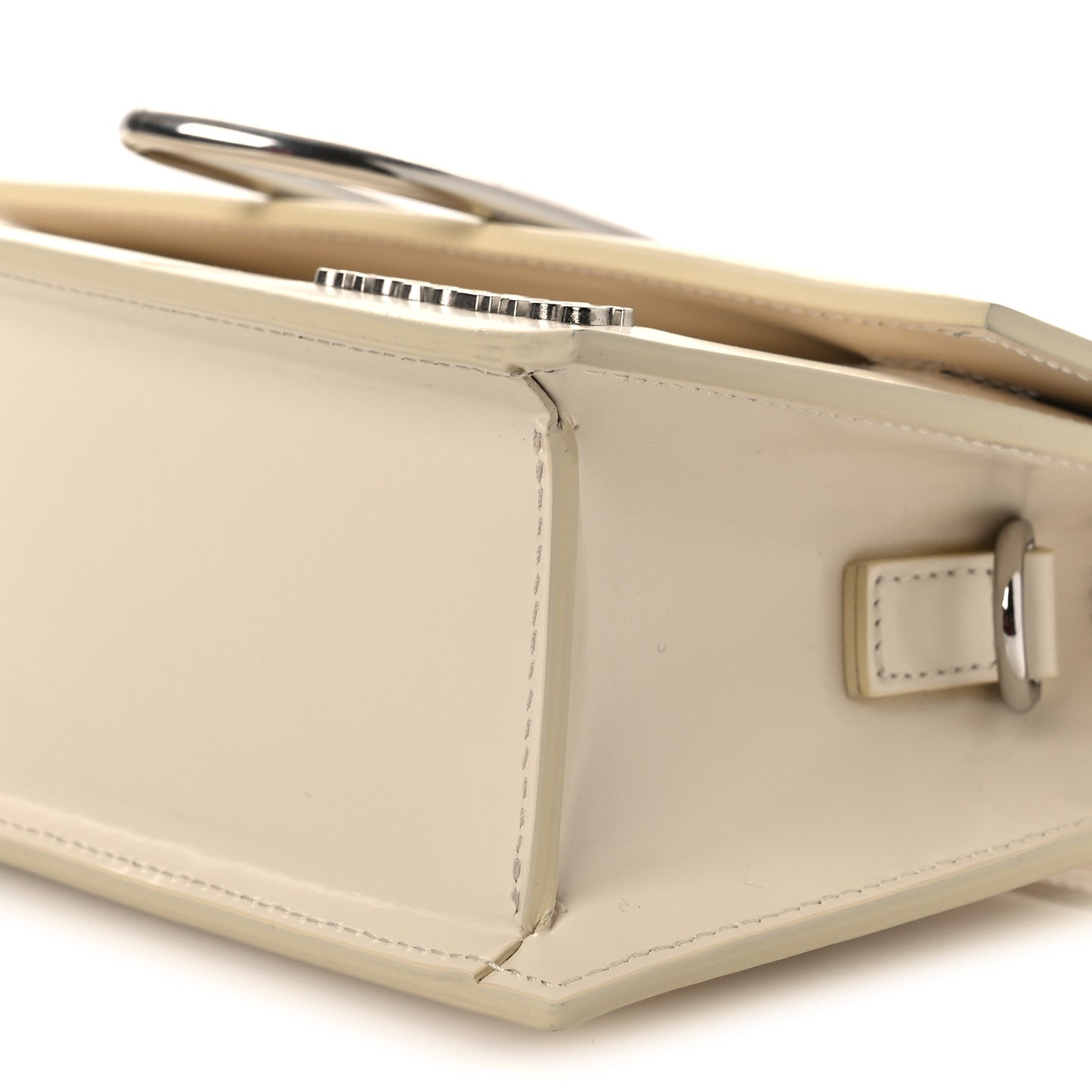 Smooth Calfskin Metal Flap Le Grand Bambino Light Ivory