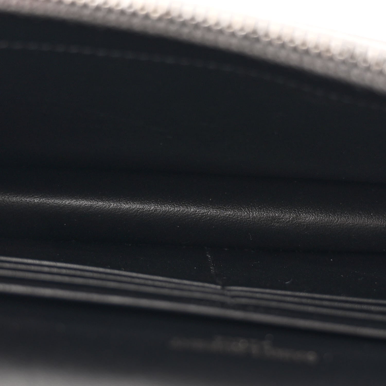 Saint Laurent Metallic Smooth Calfskin Classic Monogram Kate Tassel Chain Wallet Grey 5 of 11