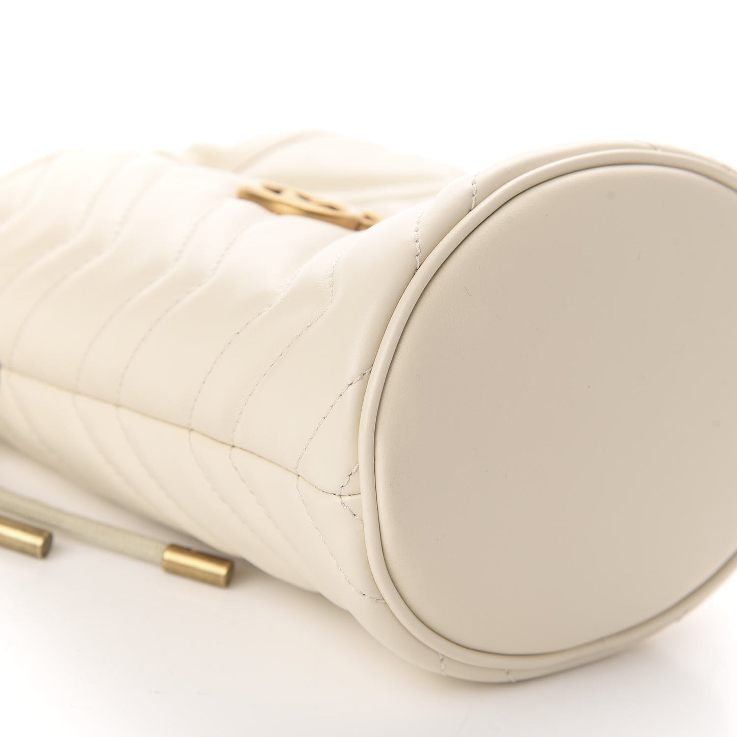 Calfskin Matelasse Mini GG Marmont 2.0 Bucket Bag White