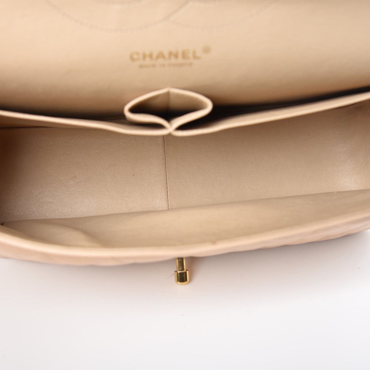 Caviar Quilted Jumbo Double Flap Beige Clair