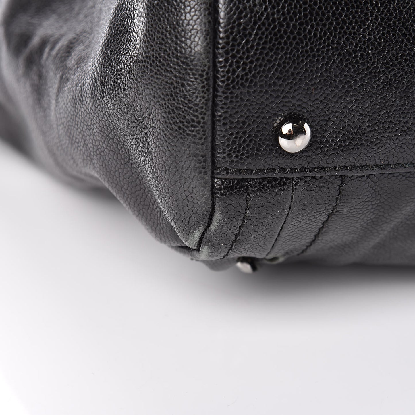 Glazed Caviar Modern Chain Tote Black