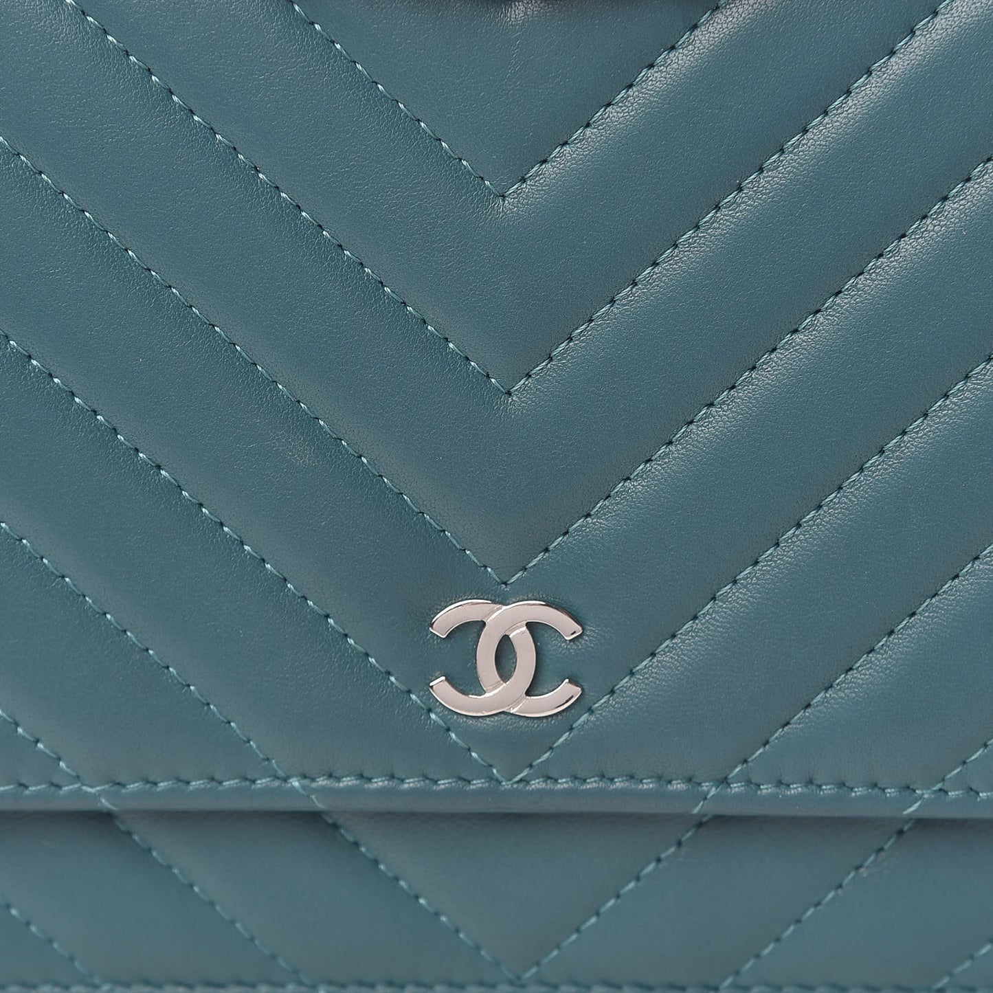Lambskin Chevron Quilted Wallet On Chain WOC Blue