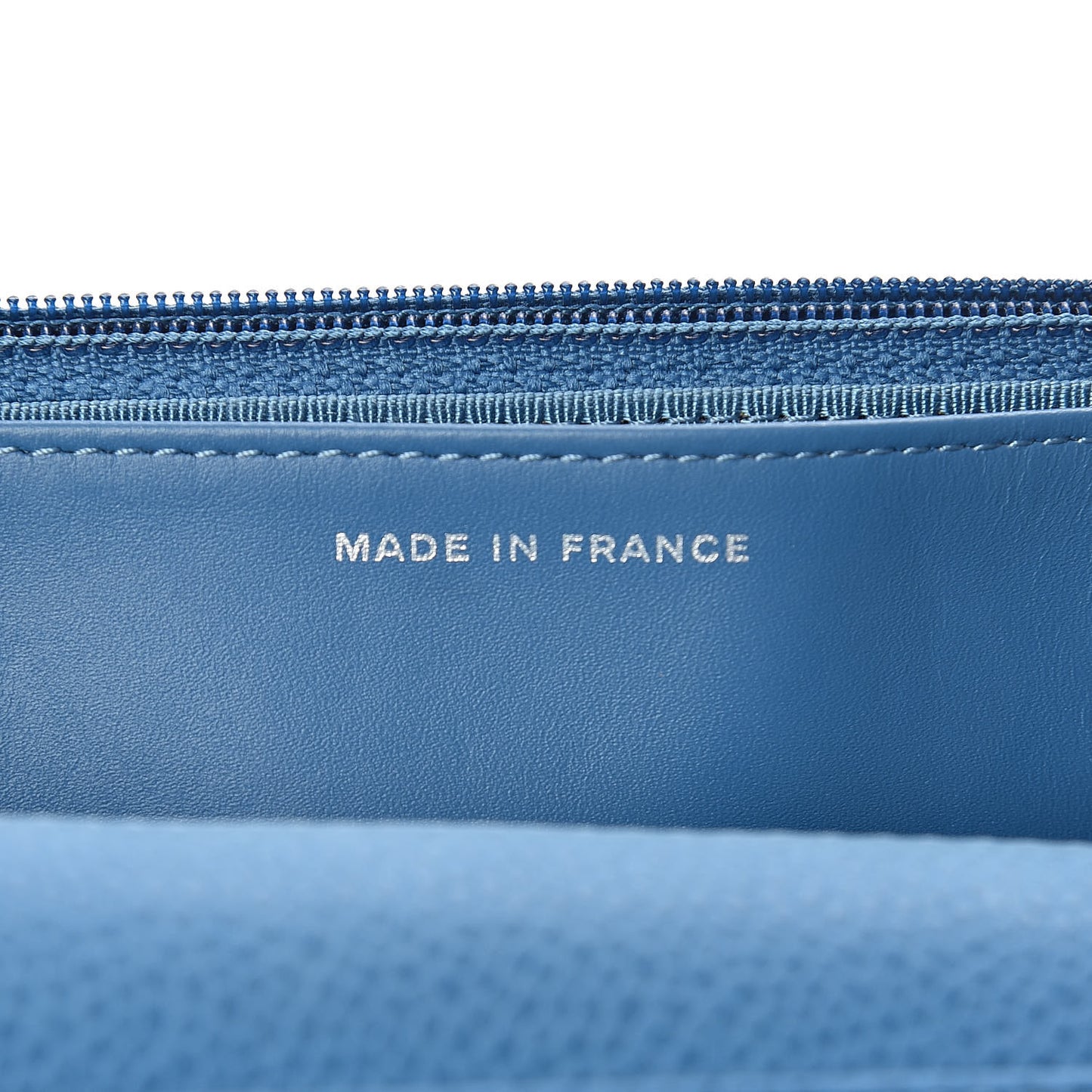 Iridescent Caviar Quilted Wallet On Chain WOC Blue