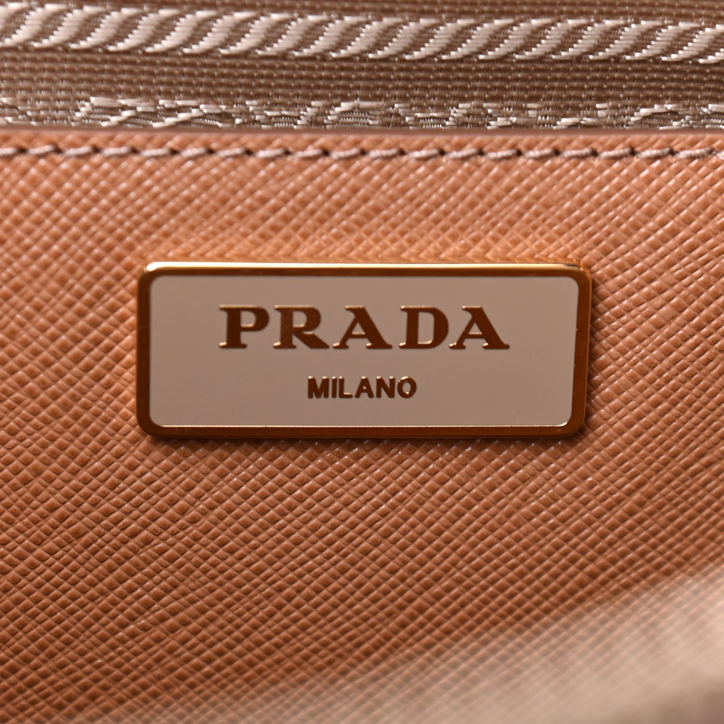 Saffiano Lux Extra Large Galleria Double Zip Tote Caramel